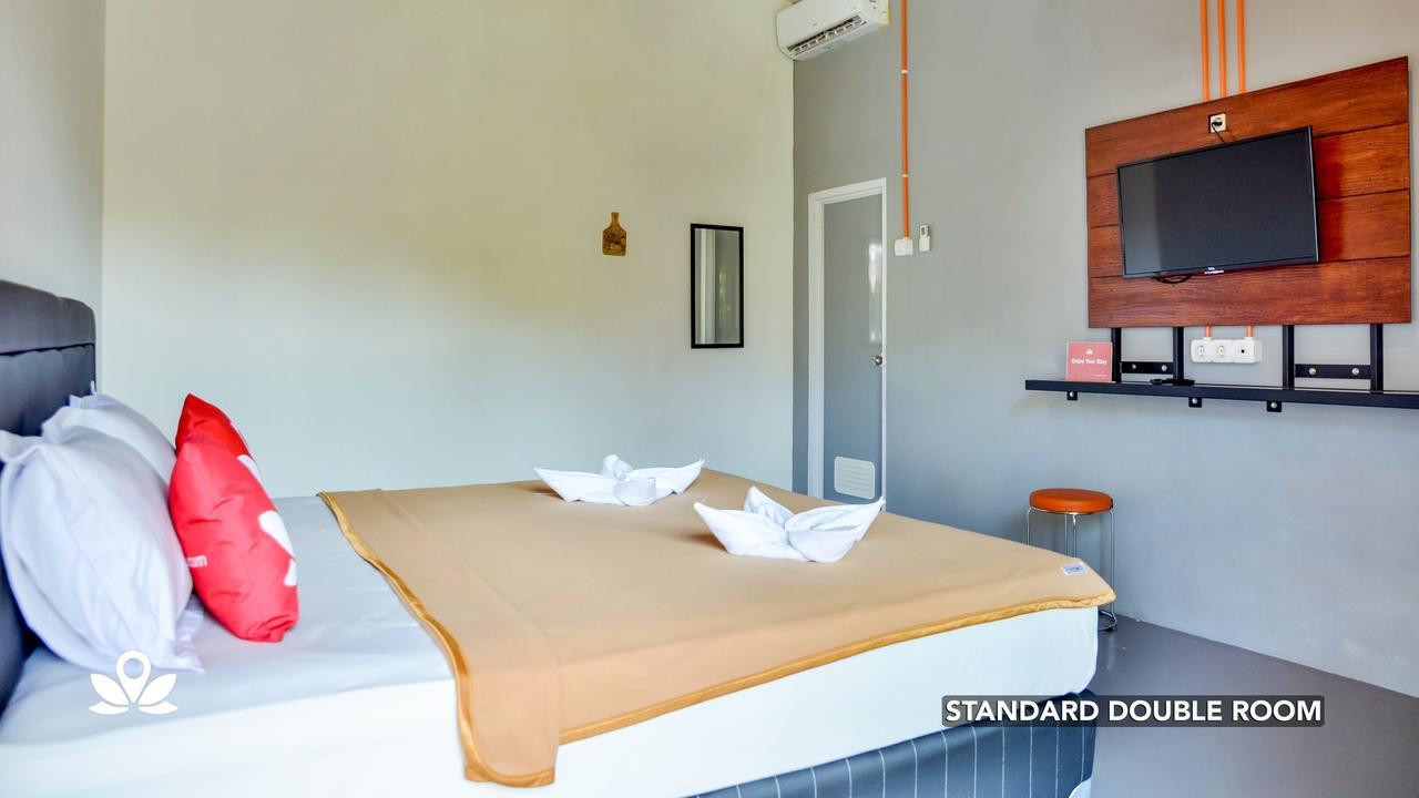 Ndalem Sorogenen Guesthouse Yogyakarta Extérieur photo