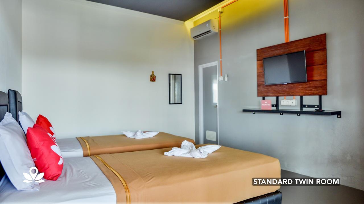 Ndalem Sorogenen Guesthouse Yogyakarta Extérieur photo