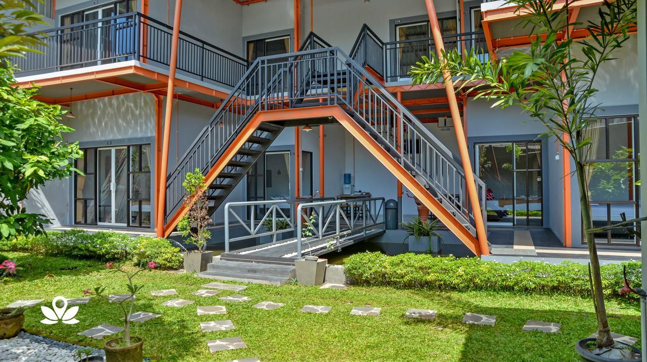 Ndalem Sorogenen Guesthouse Yogyakarta Extérieur photo