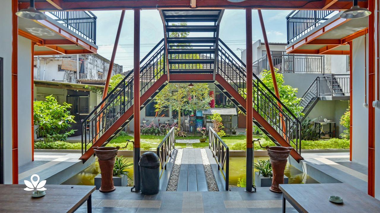 Ndalem Sorogenen Guesthouse Yogyakarta Extérieur photo