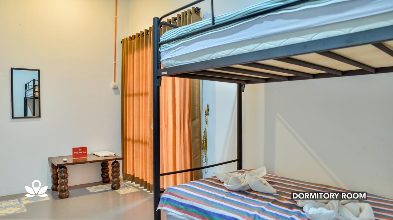 Ndalem Sorogenen Guesthouse Yogyakarta Extérieur photo